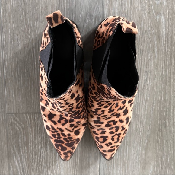Pointed Cheetah Booties - Picture 2 of 5
